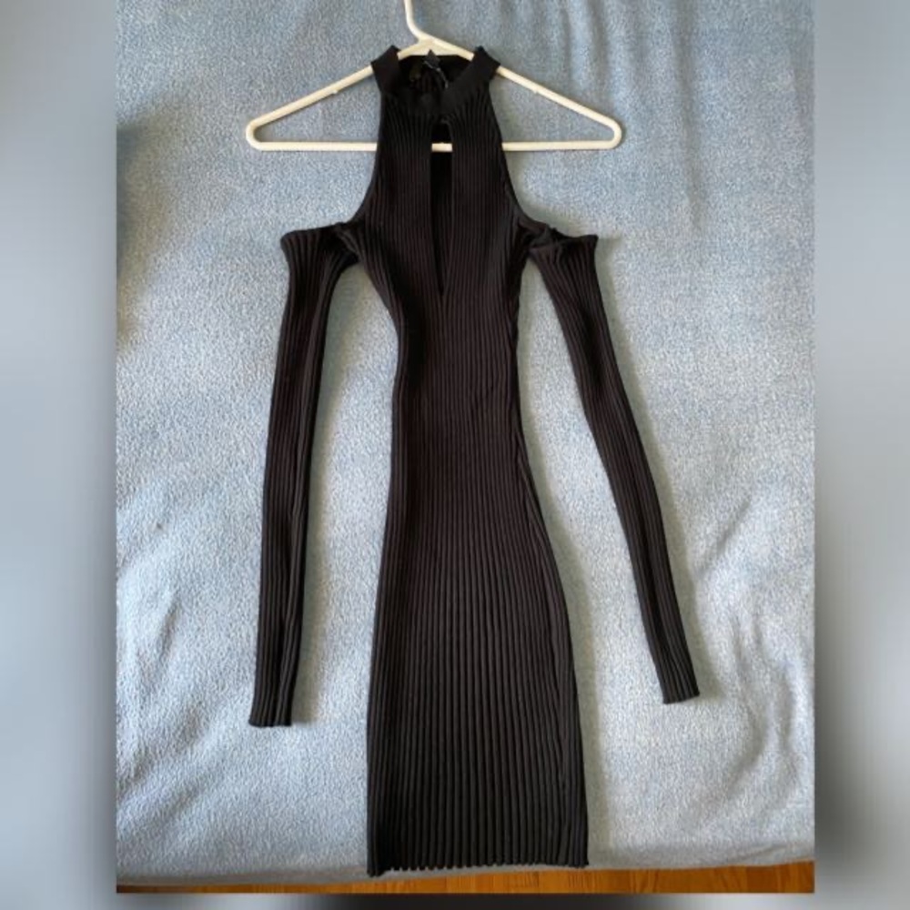 black long sleeve dress